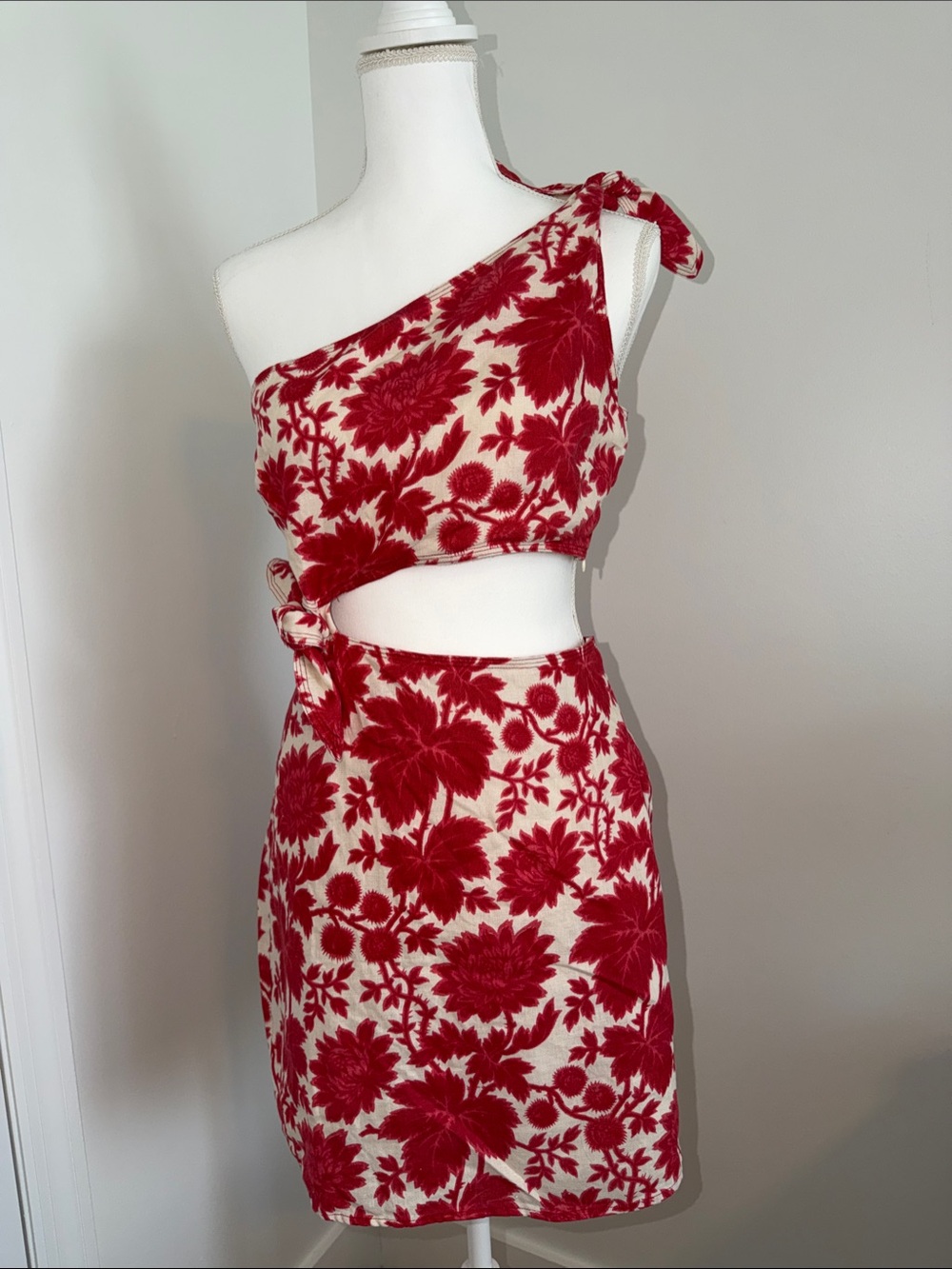 One-Shoulder Red Floral Cutout Midi Dress SIR